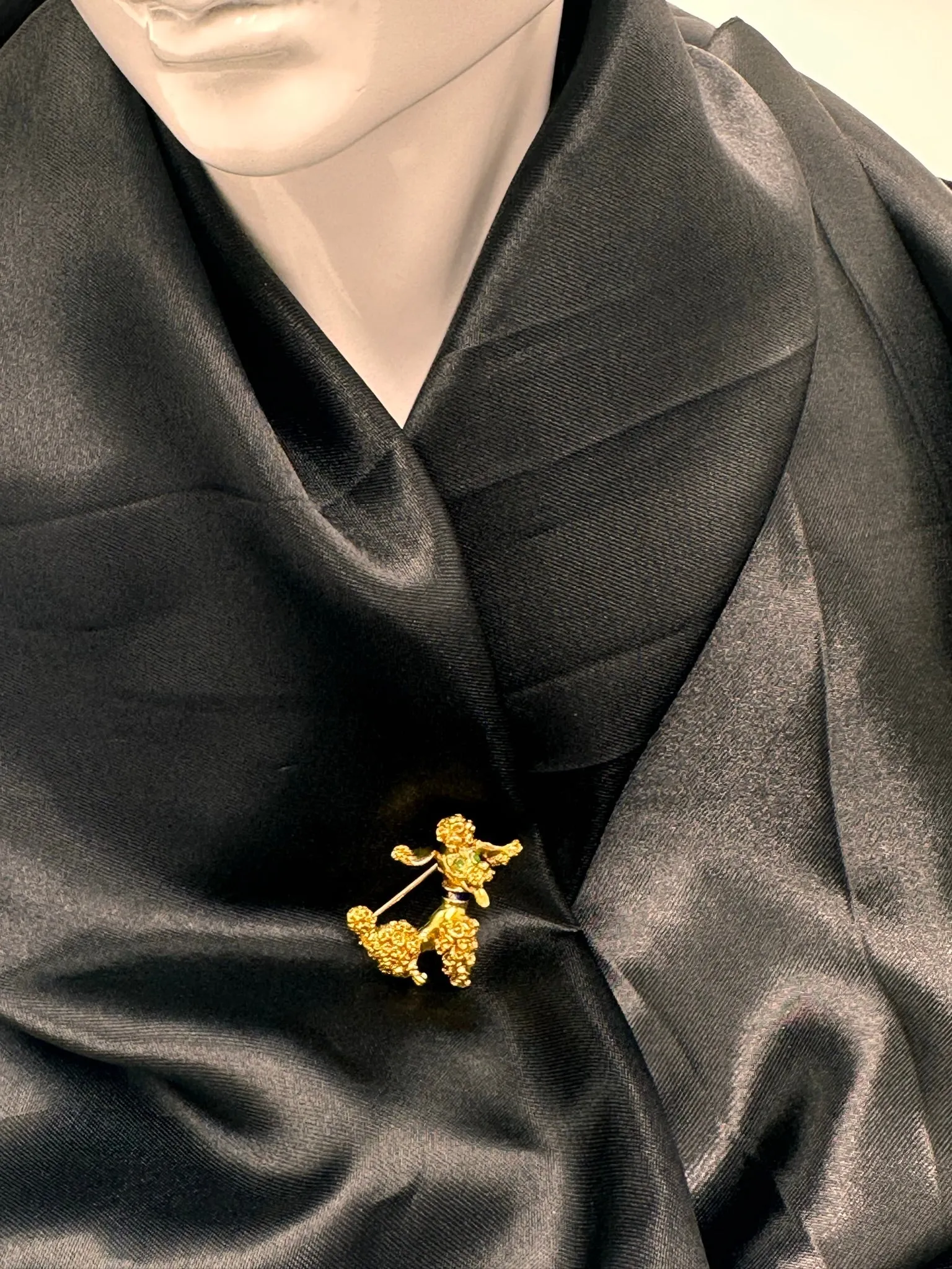 18ct Yellow Gold & Enamel Dog Brooch