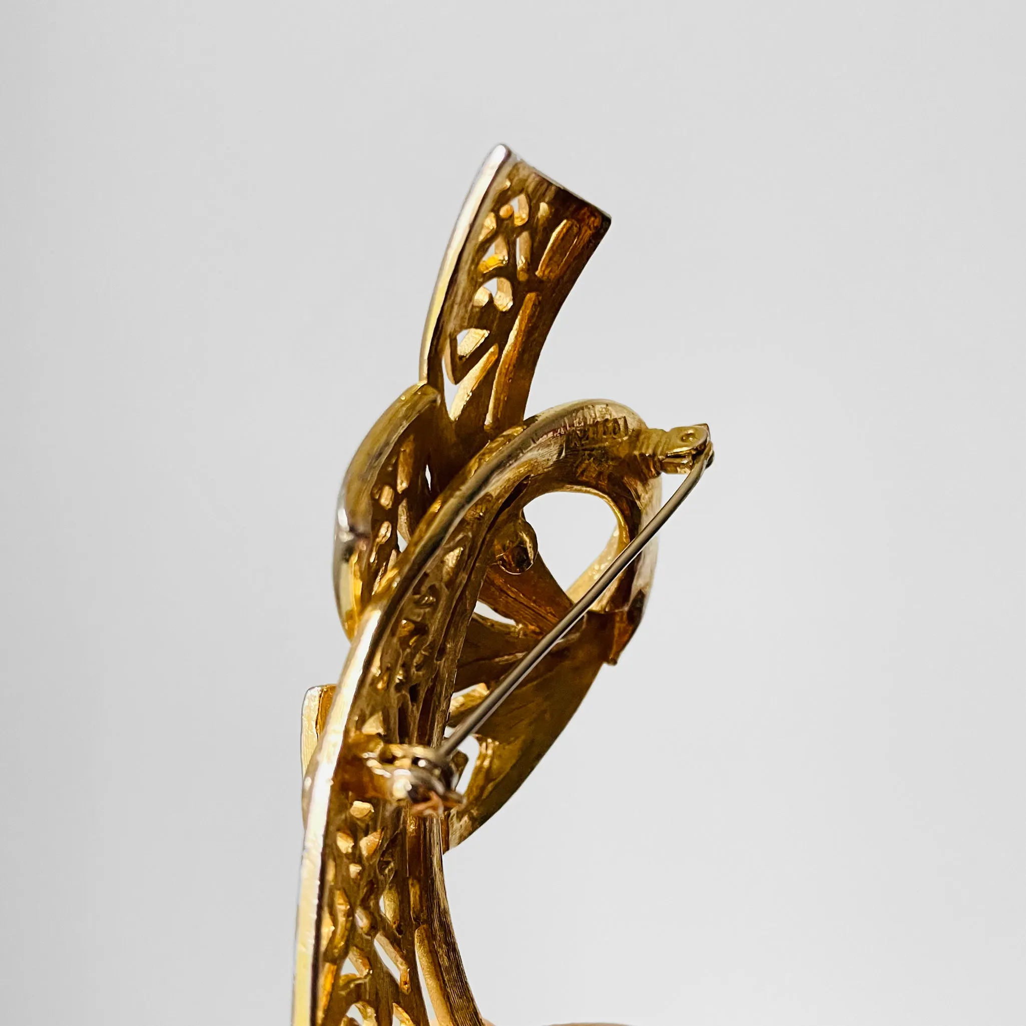 1940s Ribbon Brooch