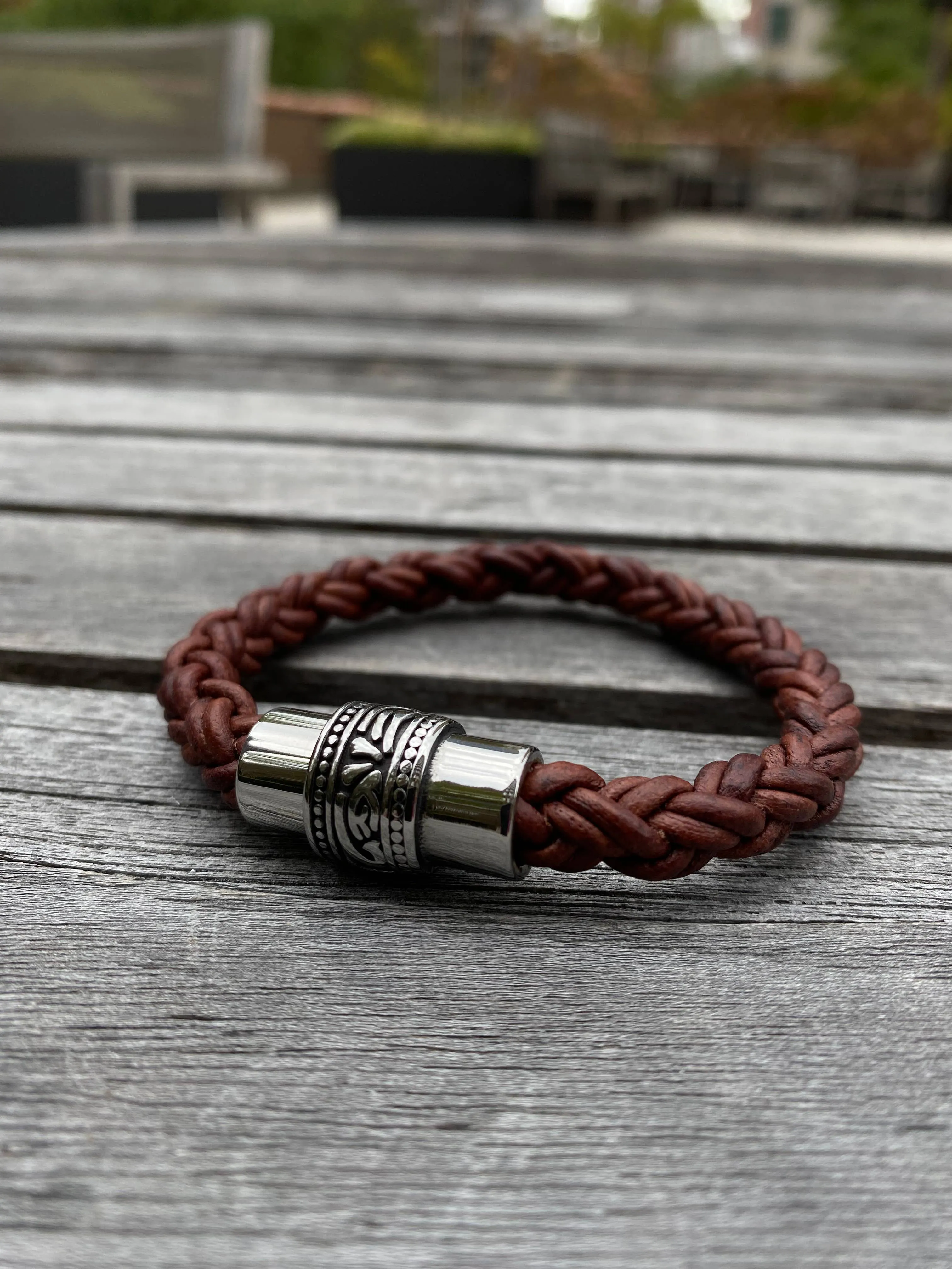 Cool Embossed Clasp Bracelet: Men