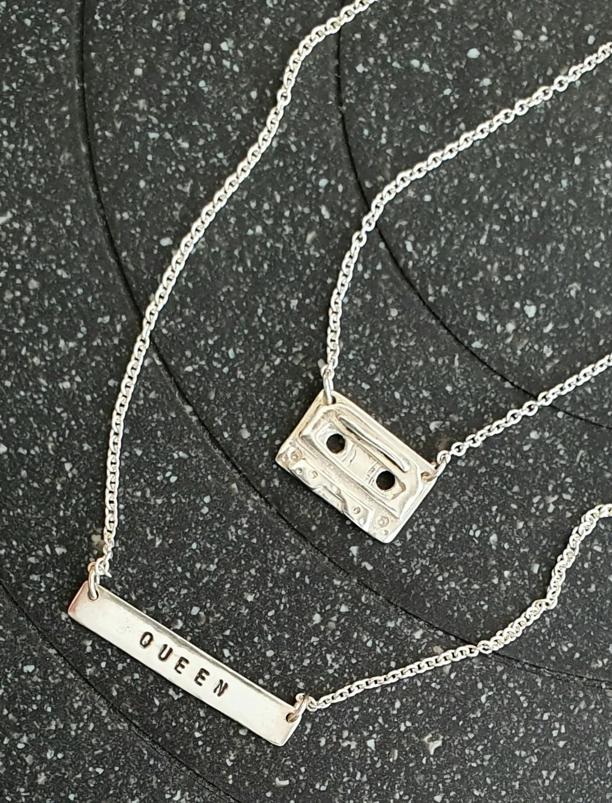 Queen Bar Necklace