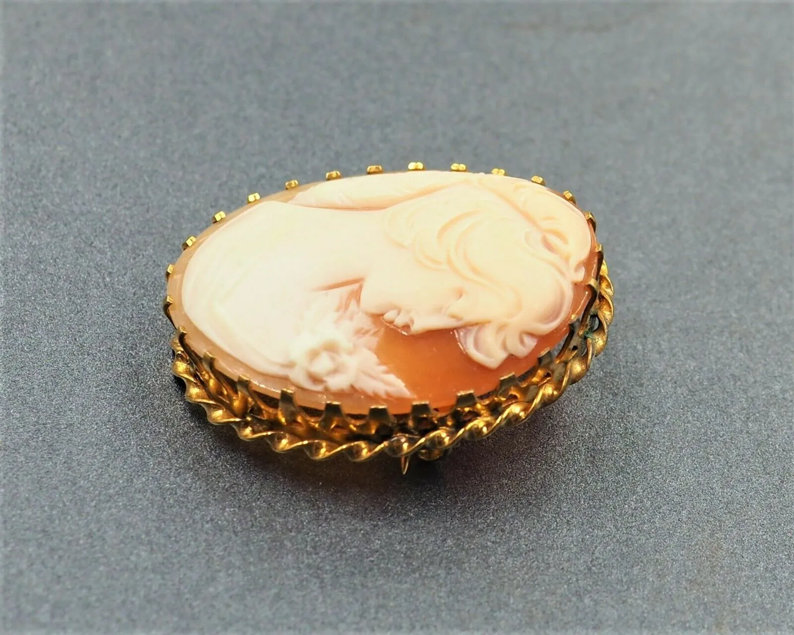 Vintage Gold Plated Cameo Brooch