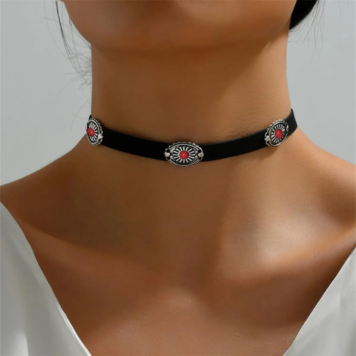 Western Turquoise Choker Necklace for Women Gothic Black Choker Necklaces Boho Summer Cowgirl Rodeo Country Concert Outfits Jewelry Accessories